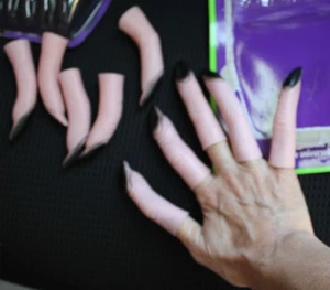 10 Horror Bruja Zombie Puntas de Dedo Uñas Negras Garra Halloween Disfraz Accesorio - Imagen 1 de 6