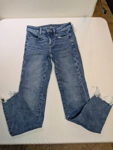 American Eagle Women's Size 4 Casual Blue Denim Jeans with Frayed Hem - Picture 1 of 7