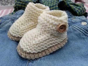 Baby Boots Knitting Pattern pdf download - Picture 1 of 2