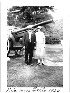 VECCHIA COPPIA DI CANON,NIAGARA FORT,1926.FOTO VINTAGE 3,5" x 2,5"*X1/4 - Foto 1 di 2