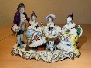 Älteste Volkstedt Porzellan Figur Gruppe Herr mit Damen - Teatime - Bild 1 von 13