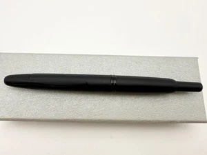 PILOT VANISHING POINT MATTE BLACK FOUNTAIN PEN F 18K - Picture 1 of 9