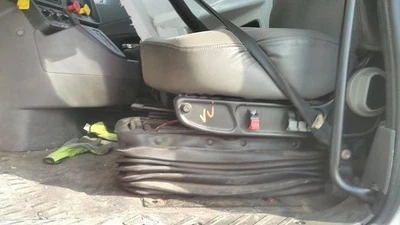 INTERNATIONAL PROSTAR 122 SEAT FRONT Left 3768417 - Image 1 of 4