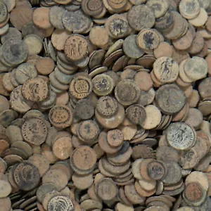 Une offre 50 pièces de bronze romaines tardives - nettoyages partiels impurs - Photo 1 sur 8