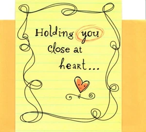 Tarjeta de felicitación Happy Birthday Holding You Close At Heart Hallmark - Imagen 1 de 3