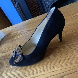 Vintage Size 7 41 Black Suede Gold Bow Front Mid Heel Court Dress Shoes Goodwood - Picture 1 of 24