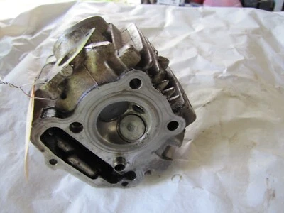 Yamaha YFM100 1988 Moto 4 Champ motor culata y leva balancines válvulas Foto 1 de 4