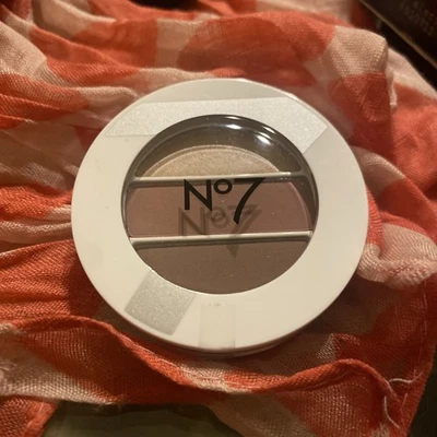 Boots No7 Trio  Eyeshadow 2.6g~ANTIQUE  ROSE~ SEALED~ - Image 1 of 2