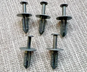 FITS CITROEN MERCEDES FRONT BUMPER FENDER WHEEL ARCH TRIM CLIPS PLASTIC RIVETS - Picture 1 of 9