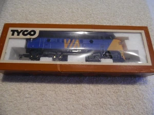 Vintage Tyco HO VIA Rail & CN Diesel Locomotive #4015  in Box - Picture 1 of 7
