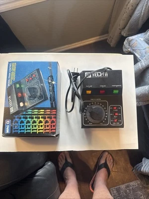 TRANSFORMADOR DE CONTROL DE TREN MODELO FERROCARRIL MRC TECH II 2400 DE COLECCIÓN sin probar Foto 1 de 4