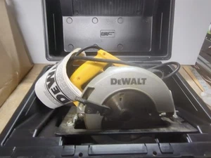 DEWALT TOOLS DW359 SIERRA CIRCULAR 7-1/4", 120V, 15A, 5500 RPM con FUNDA, ¡Limpia! - Imagen 1 de 6