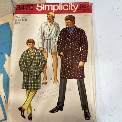 1969 Men's Robe Size Large 42-44 Simplicity 8470 - Image 1 of 2
