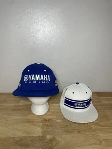 (2) Vintage Yamaha Racing Logo blau & weiß tailliert Baseball Cap/Mützen Größe L/XL - Bild 1 von 24