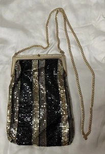 Whiting & Davis Black & Gold 8" Mesh Crossbody Bag With Gold Tone Chain - Bild 1 von 9