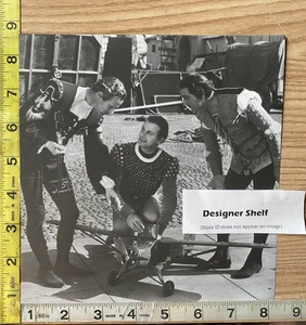 Leslie Howard & John Barrymore 1936 Estudio Trasero Lote Plano Escena Libro Fotografía - Imagen 1 de 1