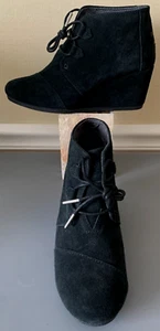TOMS Black Suede Wedge Heels Ankle Bootie Shoes Lace-Up~Size W8.5 - Picture 1 of 8