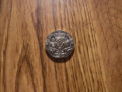 ONE GREAT BRITAIN 20 PENCE 1982 UNCIRCULATED COIN (G24) - Image 1 of 2