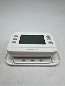 Honeywell Home TH2320U4006 FocusPRO P200 3H/2C Programmable Thermostat.    22 - Picture 1 of 4
