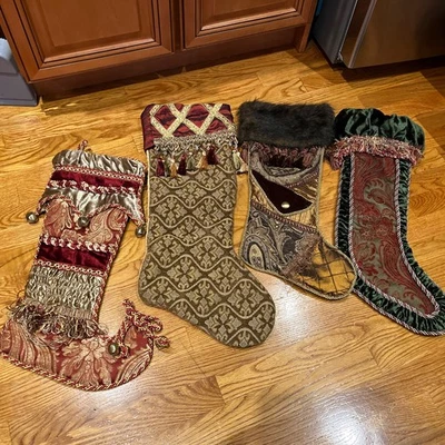 Conjunto de 4 meias de Natal estilo vitoriano Regal tapeçaria borla verde marrom vermelho - Imagem 1 de 4