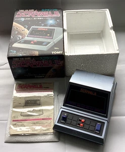 Vintage 1982 TOMY - SCRAMBLE - Juego LCD de Mesa (Muy Buen Estado) - Imagen 1 de 24