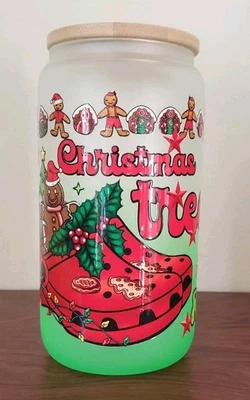 Стакан матовый зеленый крокин вокруг рождественской елки пряники гномы веселье - Изображение 1 из 4