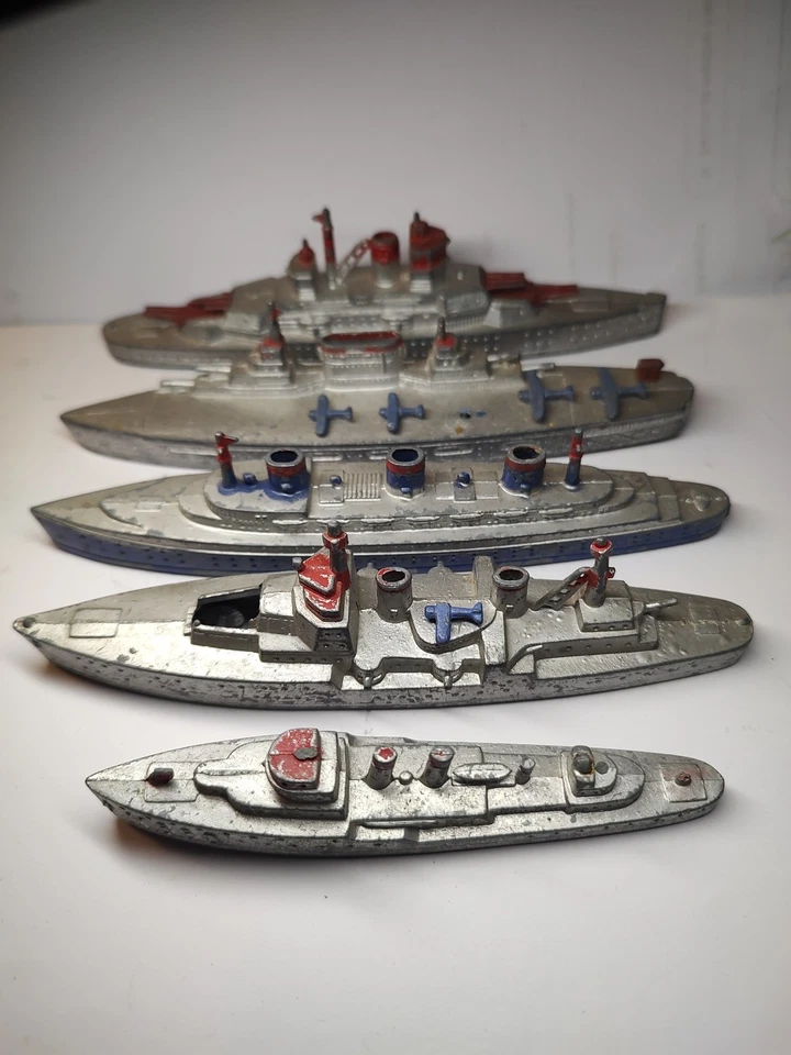 Tootsietoy Navy Ships Lot 5 - Image 1 of 3