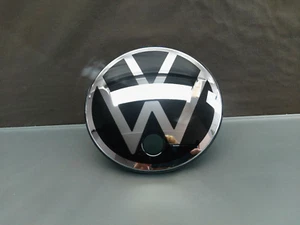 Orig VW Passat Arteon Volkswagen Emblem Front With Camera Neck 3G7853601D - Picture 1 of 5