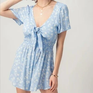 Daisies Blue Floral Smocked Romper Size Large Women - Picture 1 of 8