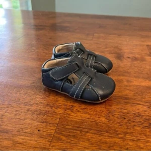 Livie and Luca navy first walkers leather shoes size 0-6 months - Picture 1 of 9