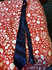 Men's Navy Blue Chanel Paris Vintage Silk Tie Made In Italy With Gold Chain - Picture 1 of 10