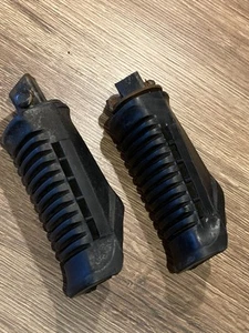 Suzuki GS 500 2008 K7- Rear Foot Pegs - Left & Right Hand Side - X2 Pair - Picture 1 of 8