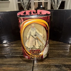 TOY BIZ Lord of the Rings GANDALF The WHITE 6” Action Figure Two Towers 2002 NEW - Bild 1 von 5