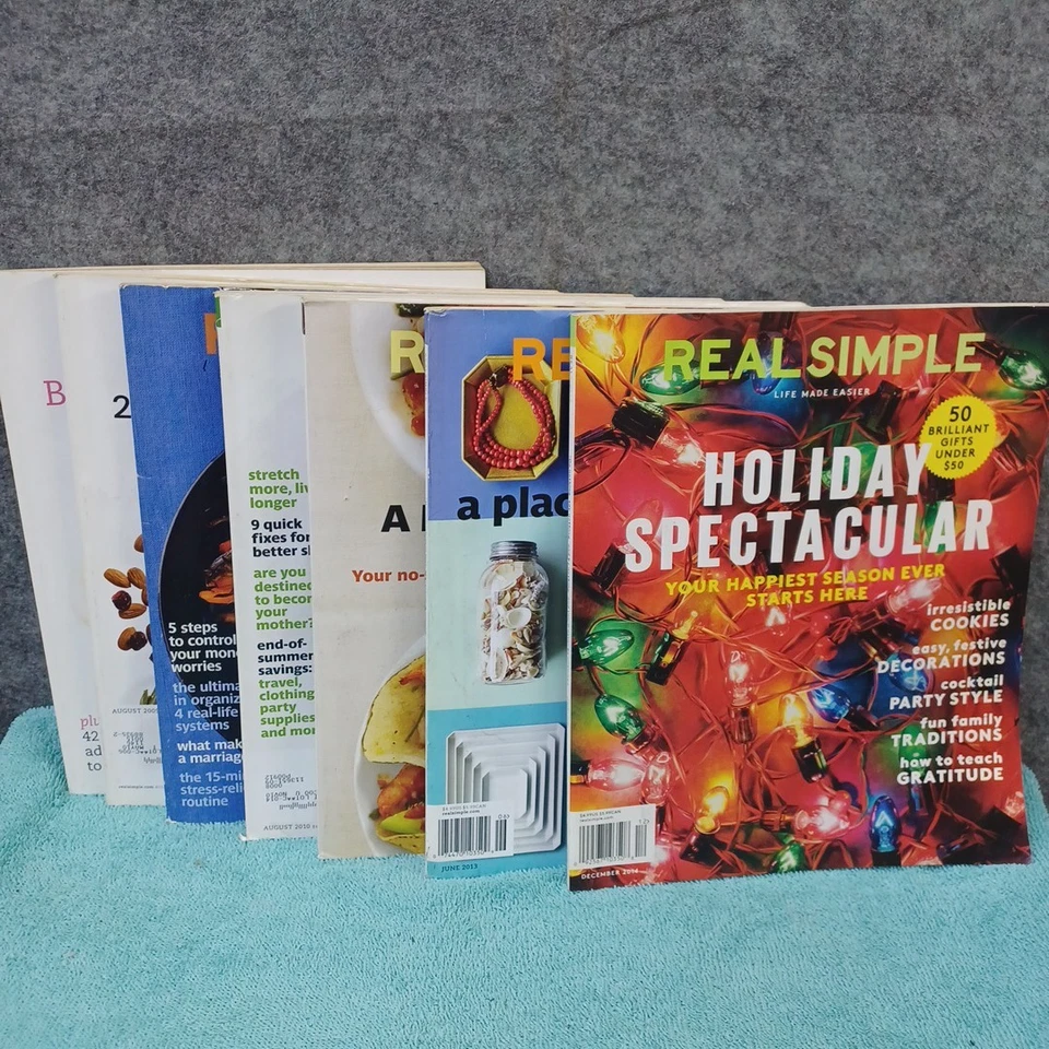 Lot of 7 Real Simple Magazines (2009-2013) - Image 1 of 4