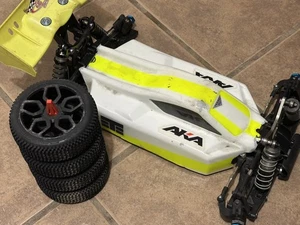 HotBodies D8 Buggy Roller W/ Tekno Chassis Electric Conversion with spare parts - Picture 1 of 8