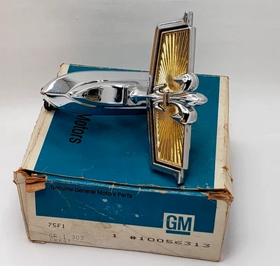 NOS 87 90 CAPRICE CLASSIC HOOD ORNAMENT HEADER PANEL EMBLEM LANDAU 88 89 GM TRIM - Изображение 1 из 4