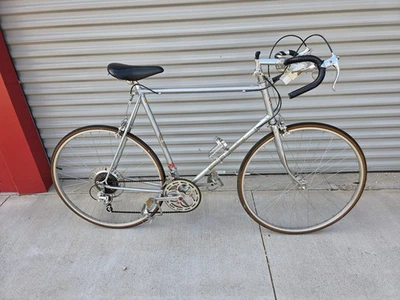 BICICLETA DE TURISMO INTERNACIONAL NISHIKI Foto 1 de 4