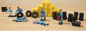 Mechaniker 6x Figuren für Carrera 1:32 Zubehör Slot, Fässer, Strohballen - Bild 1 von 11