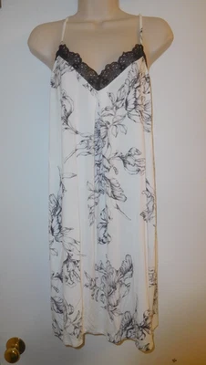 NWOT! Soma Intimates Cool Nights White Black Floral Nightgown Chemise Lace M - Image 1 of 4