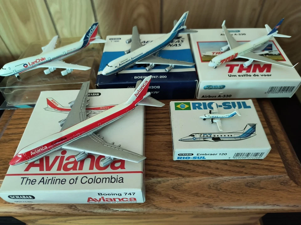 Juego Sudamericano de Cinco Modelos Diecast Schabak 1/600 Foto 1 de 1