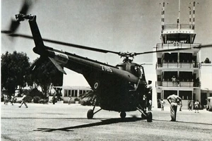 Militaria - Algérie - Hélicoptère Sikorsky sur la base de Boufarik - Imagen 1 de 1