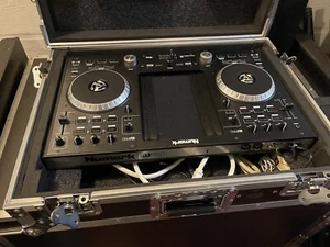 NUMARK iDJ PRO PROFESSIONAL DJ CONTROLLER FOR IPAD Without case - Picture 1 of 1