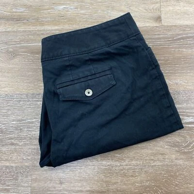 Bermuda Bermuda Feminina White House Black Market Preta Elástica Fina Tamanho 8 Curta - Imagem 1 de 4