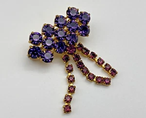 Vintage Brooch Jewellery Purple Crystals Rhinestones Tassel Prong Gold Metal 50' - Picture 1 of 9