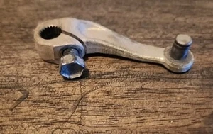 91 92 93 94 95 96 Suzuki King Quad 300 Ltf 250 Oem Shift Cable Arm 25630-19B70  - Picture 1 of 4