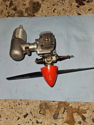 Super Tiger 40 Rc Airplane Engine Nitro - Image 1 of 4