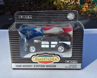 Ertl 压铸 1940 年黑白 Woody Station Wagon Sheriff 车辆收藏品 — 第 1/3 张图片