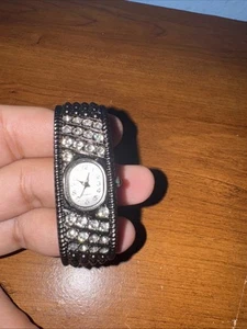 Women’s Vintage Quartz Watch - Picture 1 of 5