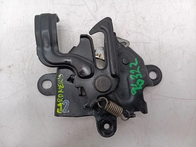 Cierre capó 2007 2008 2009 2010 2011 Toyota Yaris hatchback Foto 1 de 4