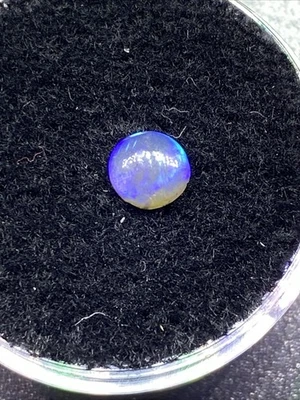 Cabujón de ópalo negro Bright Blue Lightning Ridge 0,34 quilates Foto 1 de 4